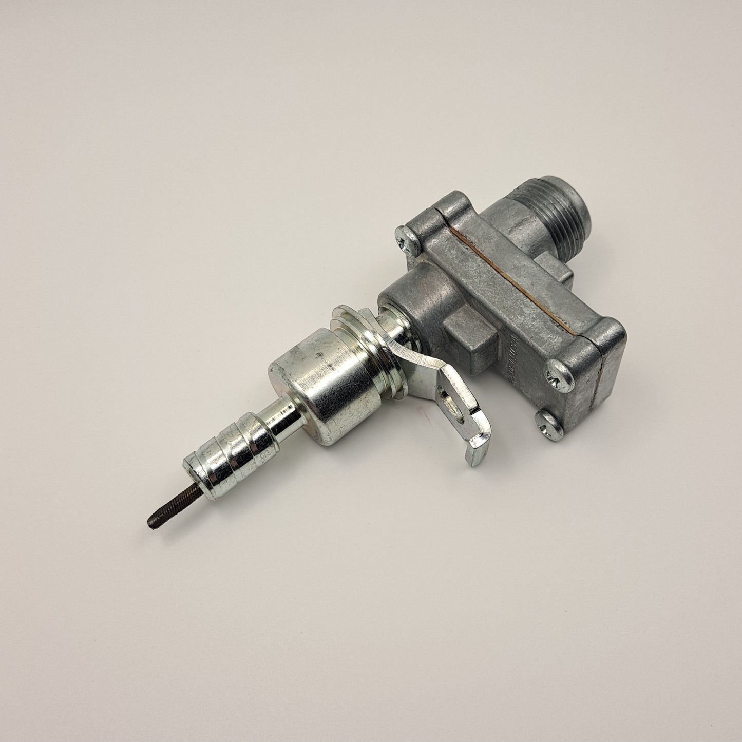 A CBI mechanical ratio adapter with a 7/8 by 18 thread on one end and a Ford ferrule on the other end so it can be used with Ford applications.